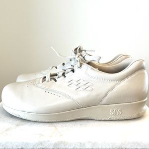 Like New! SAS Free Time Walking Shoe